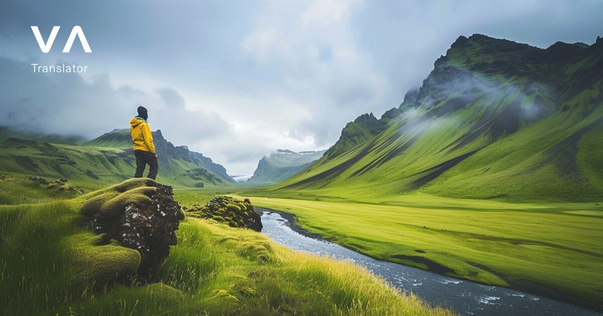 Un viajero maravillado con el paisaje verde islandés