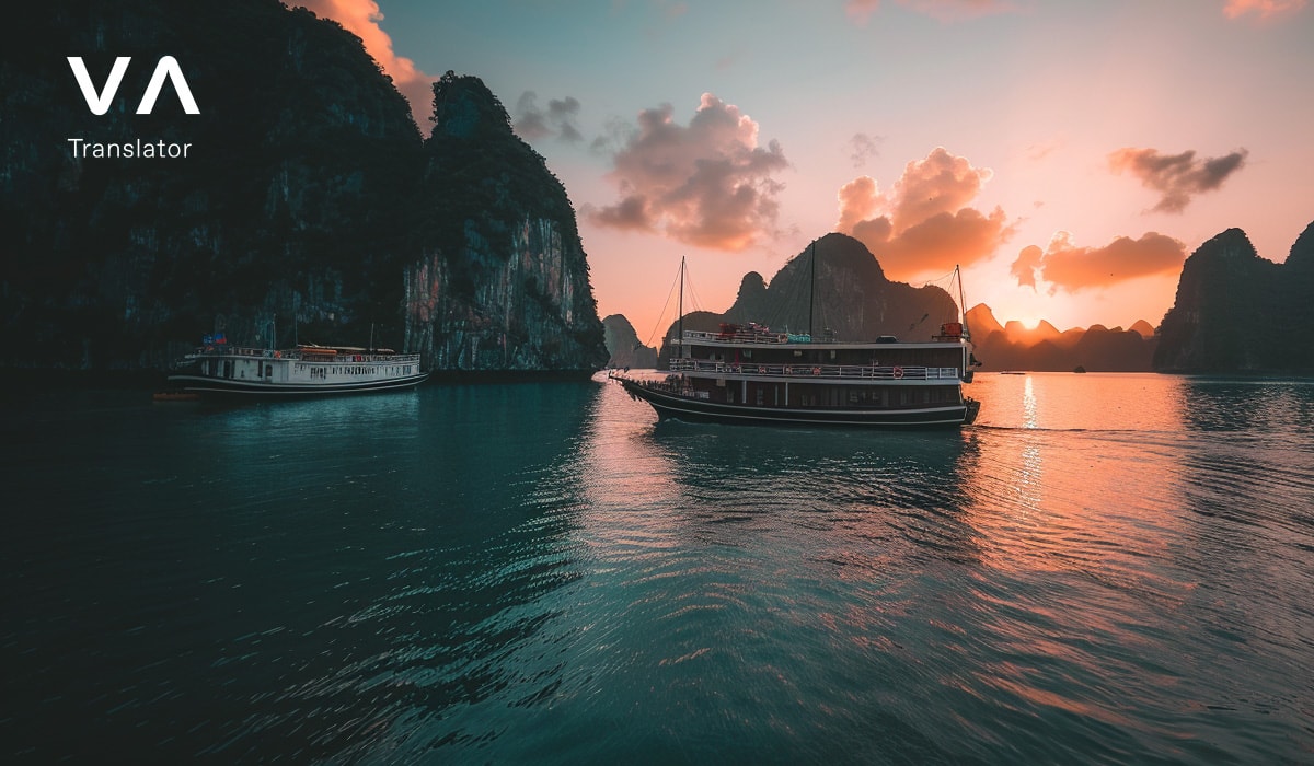 Barcos en un canal sereno durante la puesta de sol, destacando dónde ir en octubre para las vacaciones y la temperatura en Vietnam.