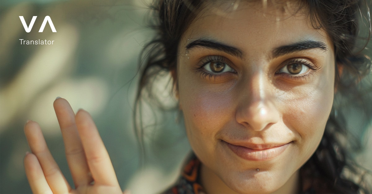 Una mujer con ojos expresivos saludando, resaltando cómo decir hola en varios idiomas.